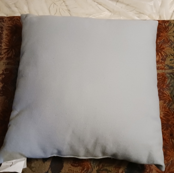 🦊🐅Land of Nod Room Throw pillow🦙🦒& Arrow Home 🏡 Fashion Pollows. - Picture 8 of 12